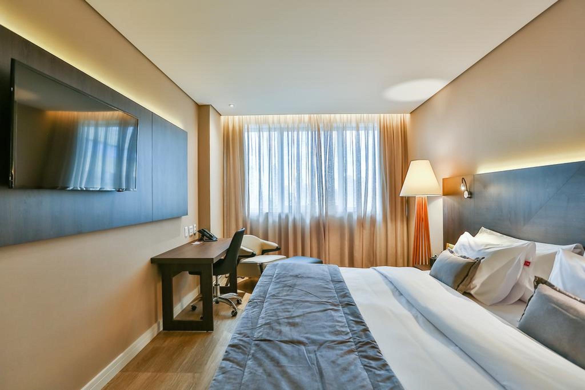 Hotel Clarion Goiânia Orion Extérieur photo A room at the hotel