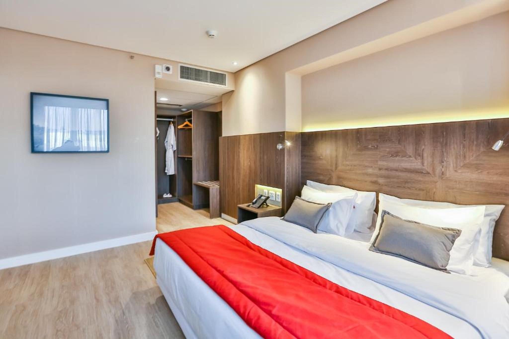 Hotel Clarion Goiânia Orion Extérieur photo A room at the hotel