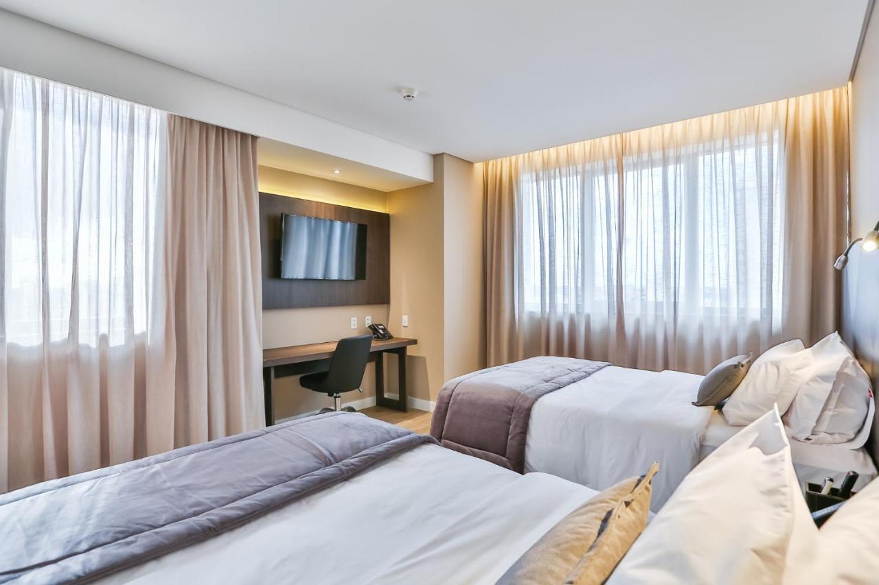 Hotel Clarion Goiânia Orion Extérieur photo A room at the hotel