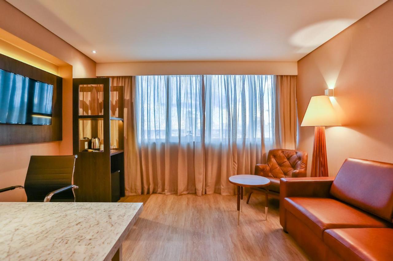Hotel Clarion Goiânia Orion Extérieur photo A room at the hotel
