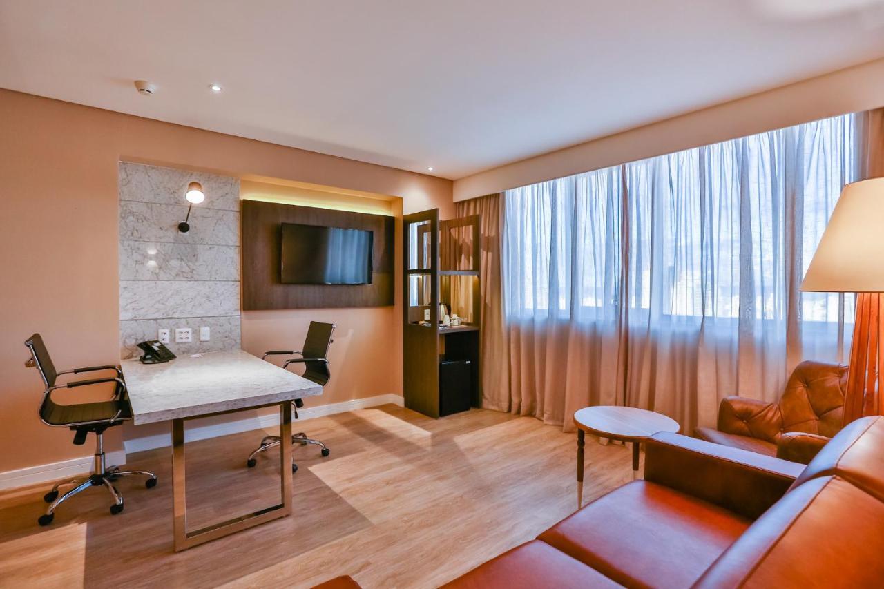 Hotel Clarion Goiânia Orion Extérieur photo Suite at the hotel