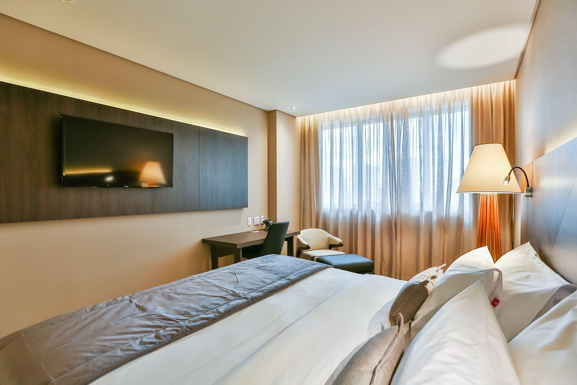 Hotel Clarion Goiânia Orion Extérieur photo A room at the hotel