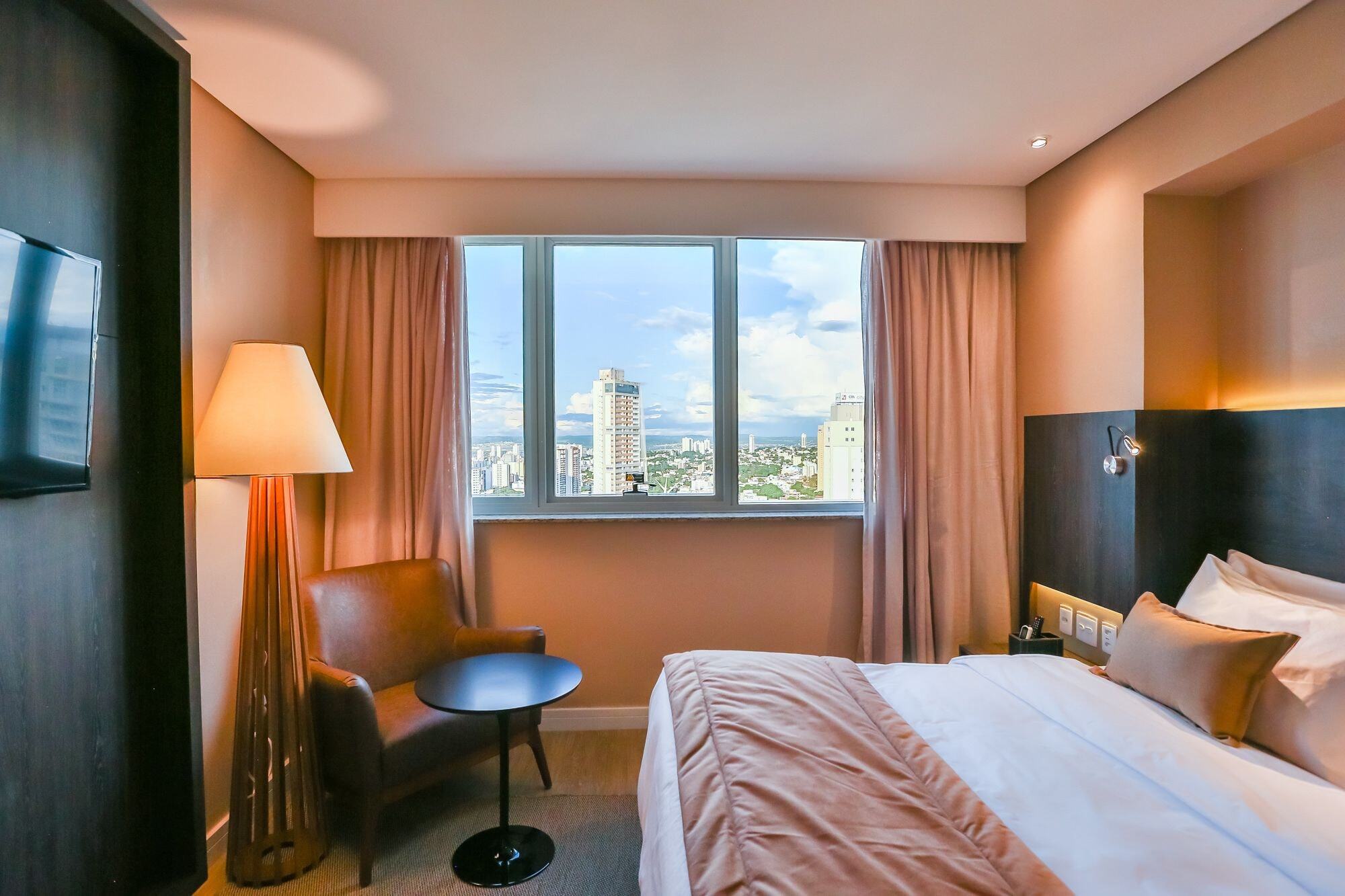 Hotel Clarion Goiânia Orion Extérieur photo A room at the hotel